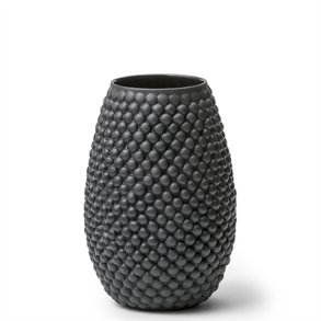 Louise Heisel mellem vase